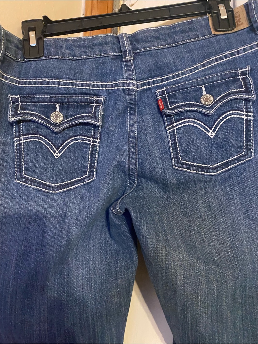 Levi's Women's Blue Wide-Leg Flare Jeans with Contrast Stitching